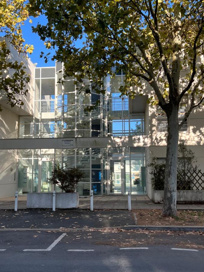 Au Coeur Du Centre Ville De La Rochelle Au Calme Avec Stationnement Gratuit Exterior photo